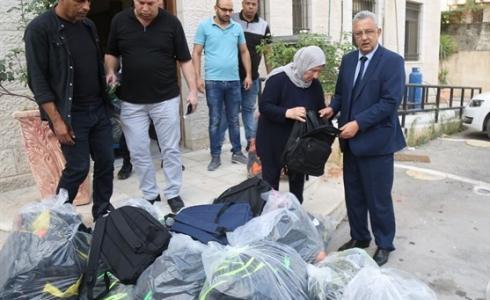 توزيع حقائب مدرسية - ارشيف