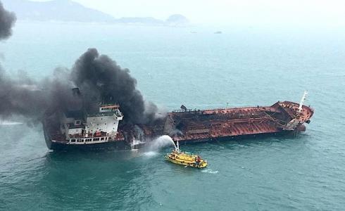 تفجير ناقلة نفط