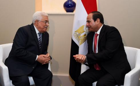 الرئيس عباس ونظيره المصري عبد الفتاح السيسي - أرشيفية