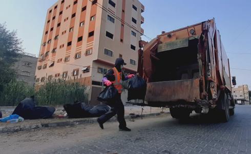 أحد عمال النظافة في قطاع غزة - أرشيفية 