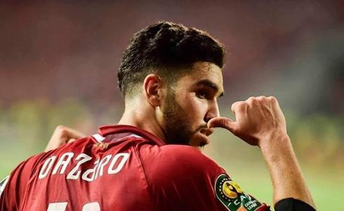 اللاعب المغربي وليد أزارو مهاجم الاهلي .