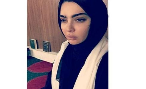 الفنانة قمر