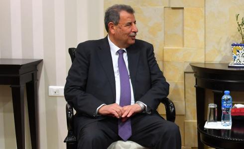 رمزي خوري يبحث ترتيبات استقبال النور المقدس ببيت لحم