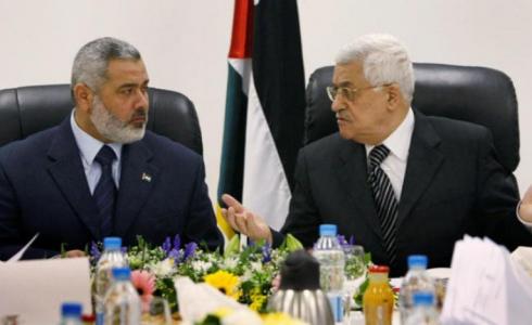 الرئيس الفلسطيني محمود عباس ورئيس المكتب السياسي لحركة حماس إسماعيل هنية -ارشيف-