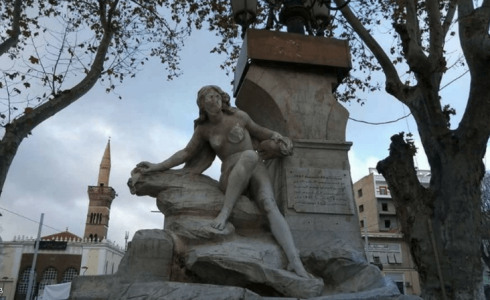 التمثال يعود إلى القرن التاسع عشر