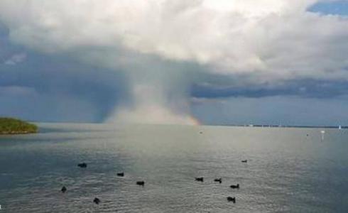 قنبلة نووية "سلمية" ضخمة فوق بحيرة بالاتون