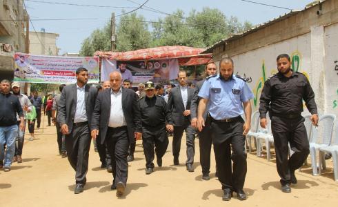 قيادة وزارة الداخلية في غزة تقدم العزاء لذوي شهداء المقاومة بالوسطى