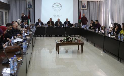 التربية وبيرزيت تعقدان لقاءً لمناقشة برنامج لبنات التعلم