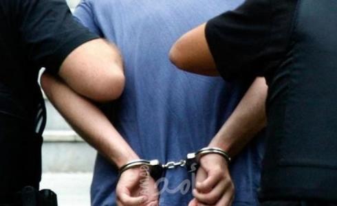 قوات الشرطة تعتقل سائق- تعبيرية