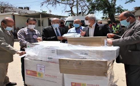 الصحة بغزة تتسلم شحنة تبرعات من الأجهزة الطبية لمواجهة فيروس كورونا