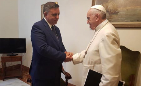لقاء قمة بين رئيس حزب العمل والبابا فرنسيس في الفاتيكان