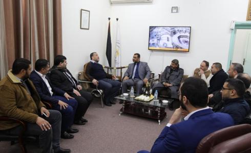 النائب العام في غزة ضياء المدهون خلال اجتماعه بالوكيل المساعد لوزارة الداخلية