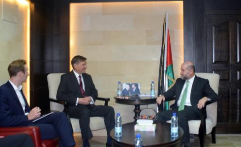 الهباش يستقبل القنصل البريطاني العام