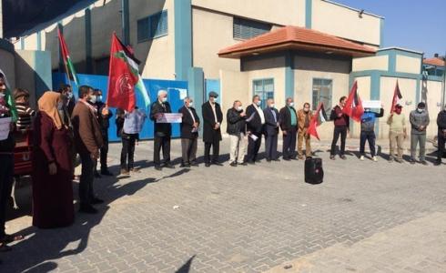 الشعبية تنظم وقفات أمام مراكز الاونروا - غزة 