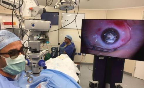 طبيب عيون -صورة تعبيرية-