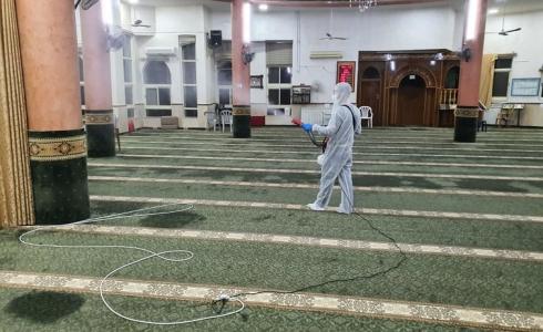 تعقيم مسجد في رام الله
