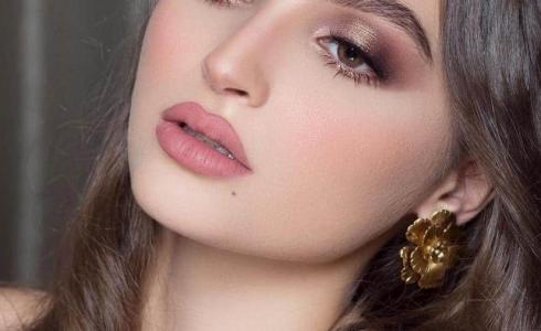 الفنانة حلا الترك