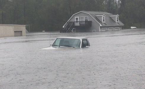 الإعصار فلورنس يدمر ولايتين أمريكيتين