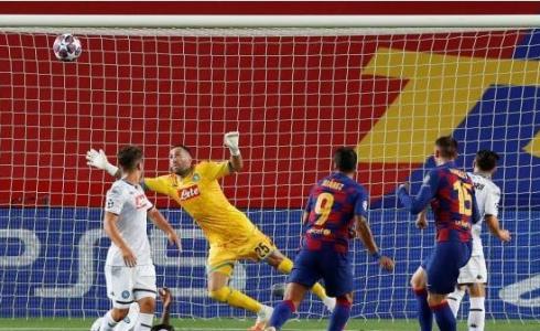 برشلونة يقصي نابولي ويضرب موعدا ناريا مع بايرن ميونخ