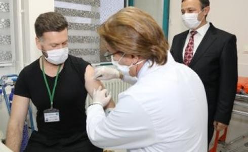 التطعيم بلقاح كورونا التركي
