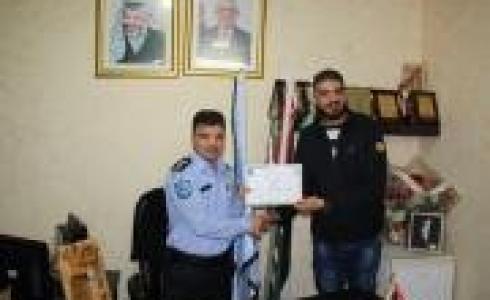 الشرطة تكرم فريق الجحافل في طولكرم