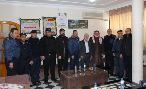نواب محافظة غزة يزورون مدير شرطة المحافظة