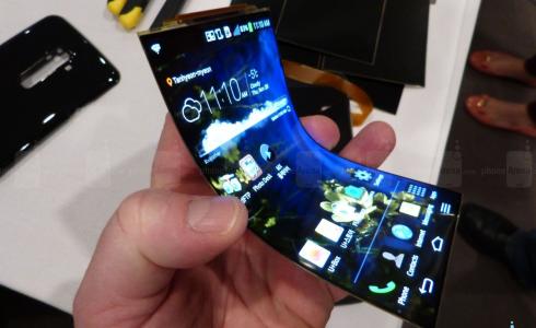 تطوير شاشات قابلة للطي