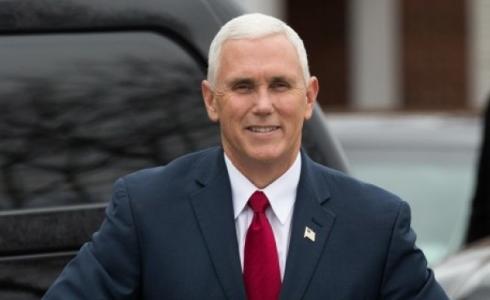  نائب الرئيس الأمريكي مايك بنس