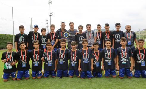 نجم ريال مدريد يستقبل بعثة 'تشامبيونز' الفلسطينية