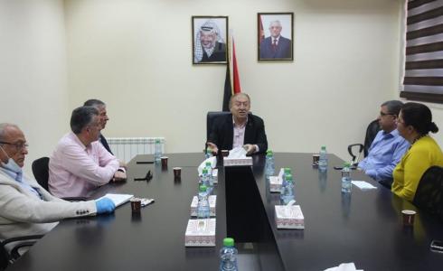 وزير الاقتصاد يبحث مع القطاع الخاص آليات تنفيذ قرار القيادة الفلسطينية