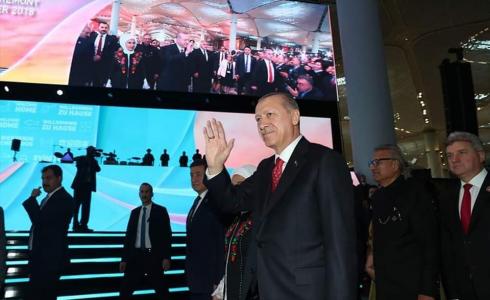أردوغان يفتتح أكبر مطار في العالم