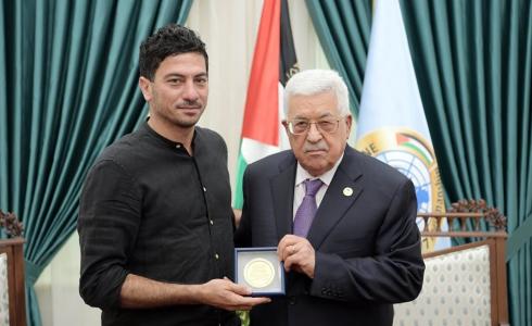 الرئيس عباس يستقبل الشاعر مروان مخول