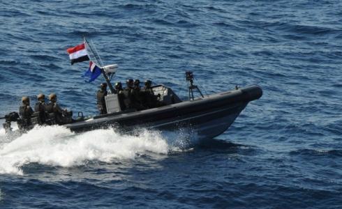 زورق تابع للقوات البحرية المصرية