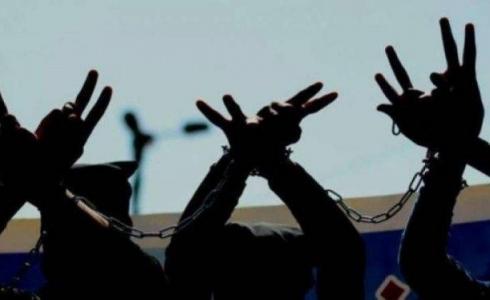  الأسرى يصعِدون من فعاليات الإضراب في يومهم الثامن