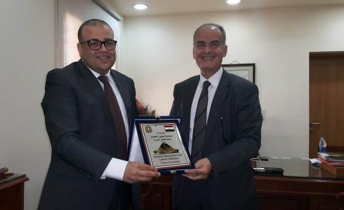 تطوير التعليم يبحث التعاون مع جامعة العلوم الحديثة بالإمارات