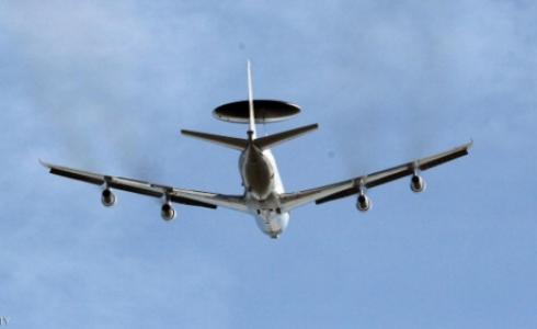  طائرو أواكس الاستطلاعية.