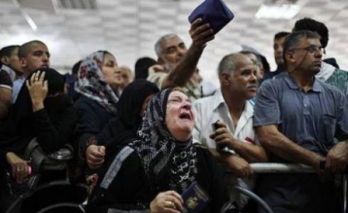 معاناة المواطنين على معبر رفح