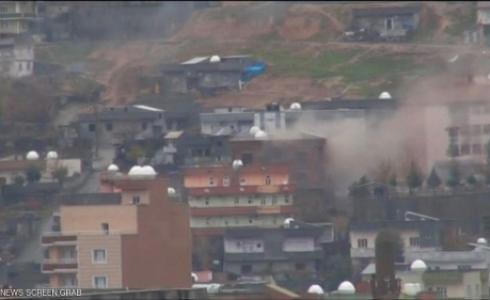 الجيش التركي يقصف بلدة كردية بالدبابات