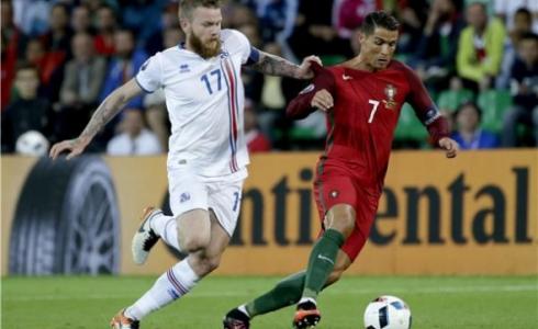 لقطة من مباراة آيسلندا والبرتغال