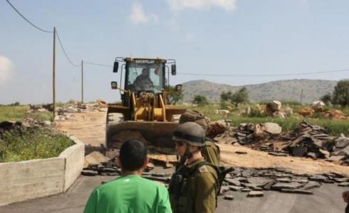 الاحتلال يُصادر معدات وآليات عمل جنوب نابلس