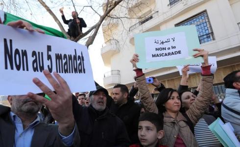 احتاجاجات الشارع الجزائري