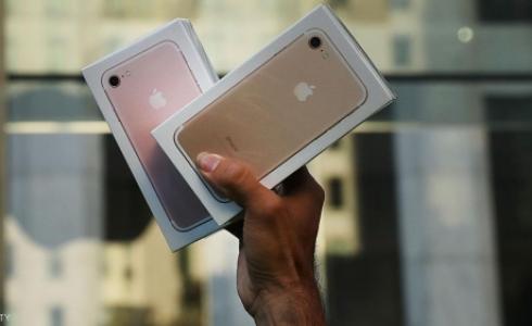 صراع على آيفون 7.. ولكن؟