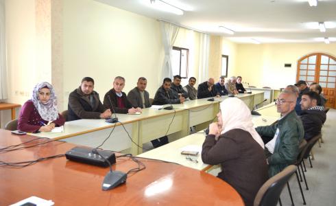 وزارة الاقتصاد  يلتقي بموظفي المعابر 