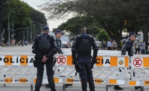الشرطة البرازيلية تغلق الطريق المؤدي إلى البرلمان 