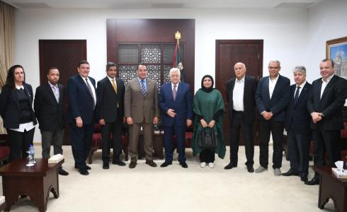 وفدا من المحاضرين الرياضيين العرب