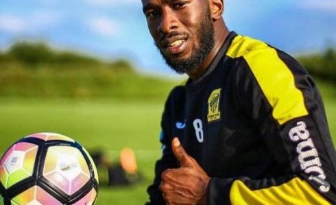 المولد يلقي بالكرة في ملعب إدارة اتحاد جدة
