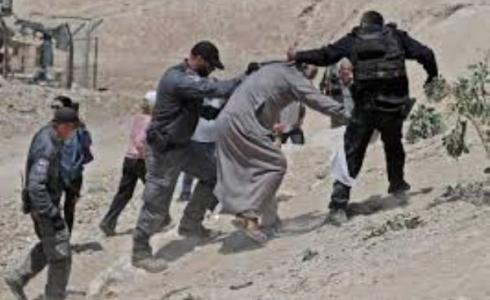 الاحتلال يعتدي على معتصمي الخان الأحمر
