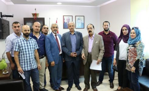عضو بالتنفيذية يتسلم دائرة التنظيمات الشعبية في منظمة التحرير