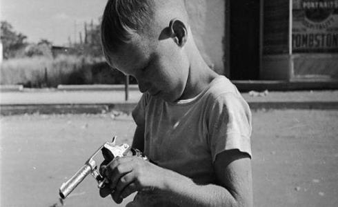 صدمة .. طفل يلقى مصرعه خلال حفل عيد ميلاده