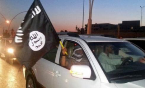 يقول التحالف إن طائراته دمرت منذ أيام مصنعا للأسلحة الكيماوية يتبع تنظيم الدولة الإسلامية قرب القيارة.